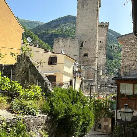 A Un Passo Dal Castello Nyaraló Pacentro