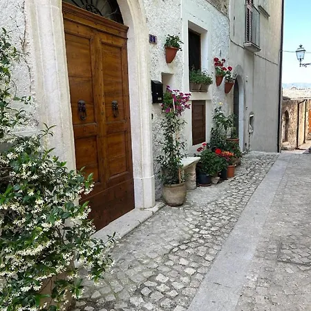 Holiday home A Un Passo Dal Castello
