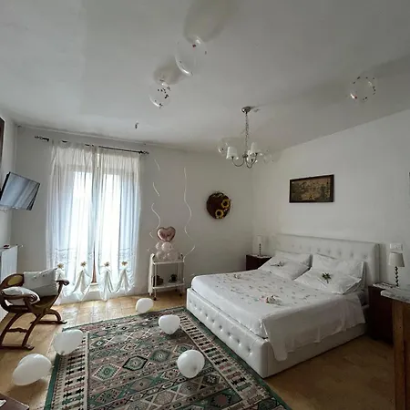 Nyaraló A Un Passo Dal Castello