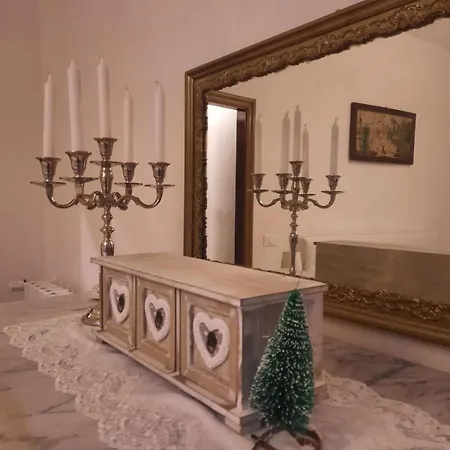 A Un Passo Dal Castello Nyaraló