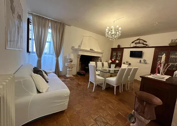 Holiday home A Un Passo Dal Castello *