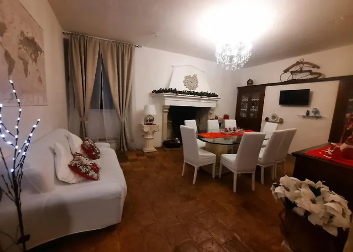 A Un Passo Dal Castello