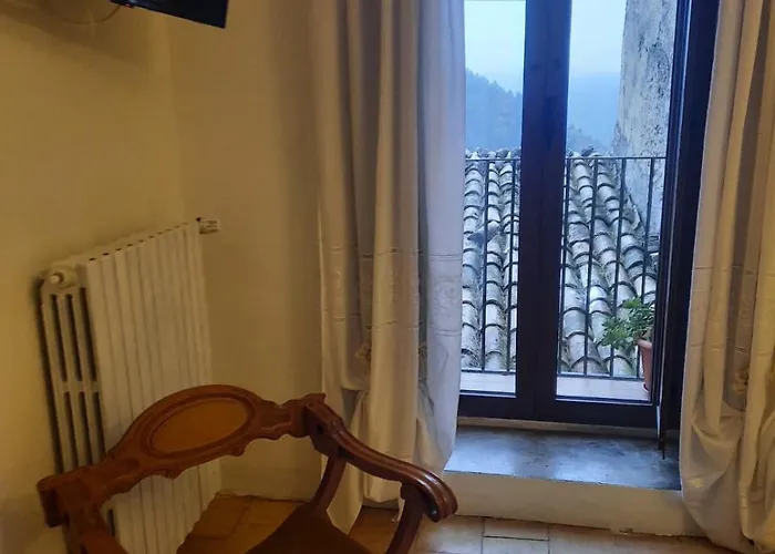 A Un Passo Dal Castello Tatil Evi *